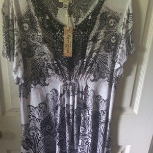 womens blouse black and white size 22 never worn